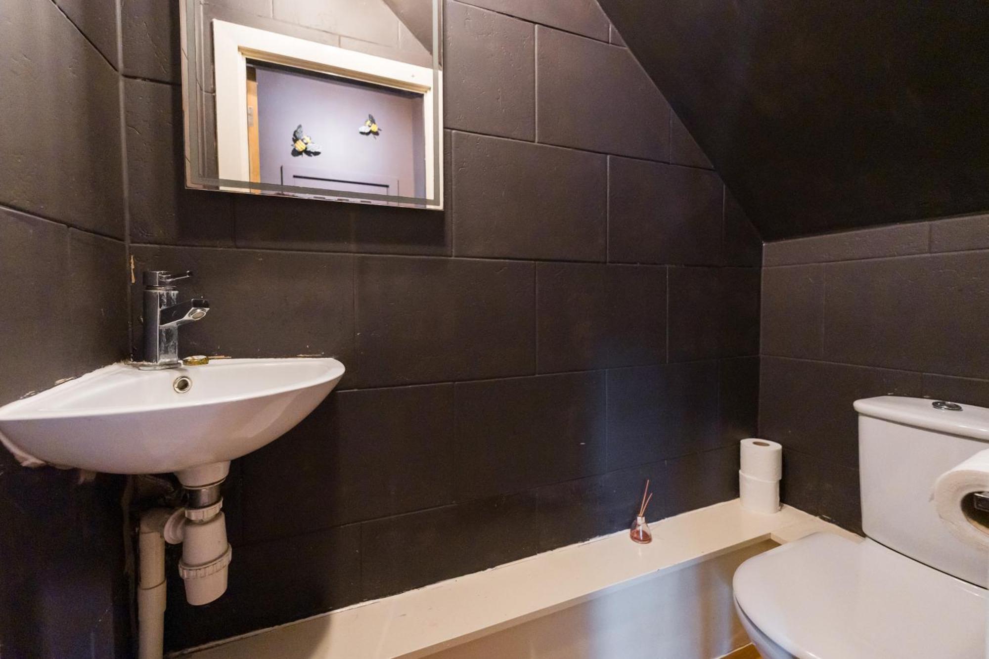 City Retreat, Spacious 4 Bed House, Games Room, Parking, Hot Tub & Bbq Cardiff Exterior foto