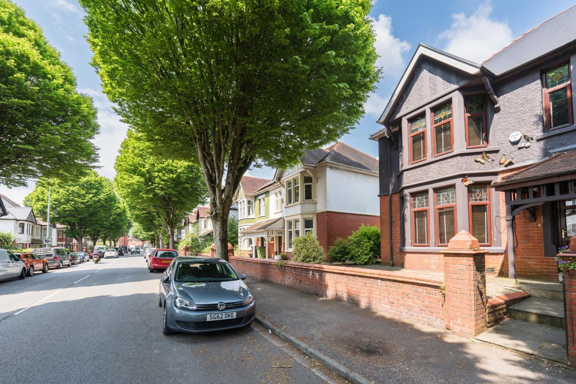 City Retreat, Spacious 4 Bed House, Games Room, Parking, Hot Tub & Bbq Cardiff Exterior foto