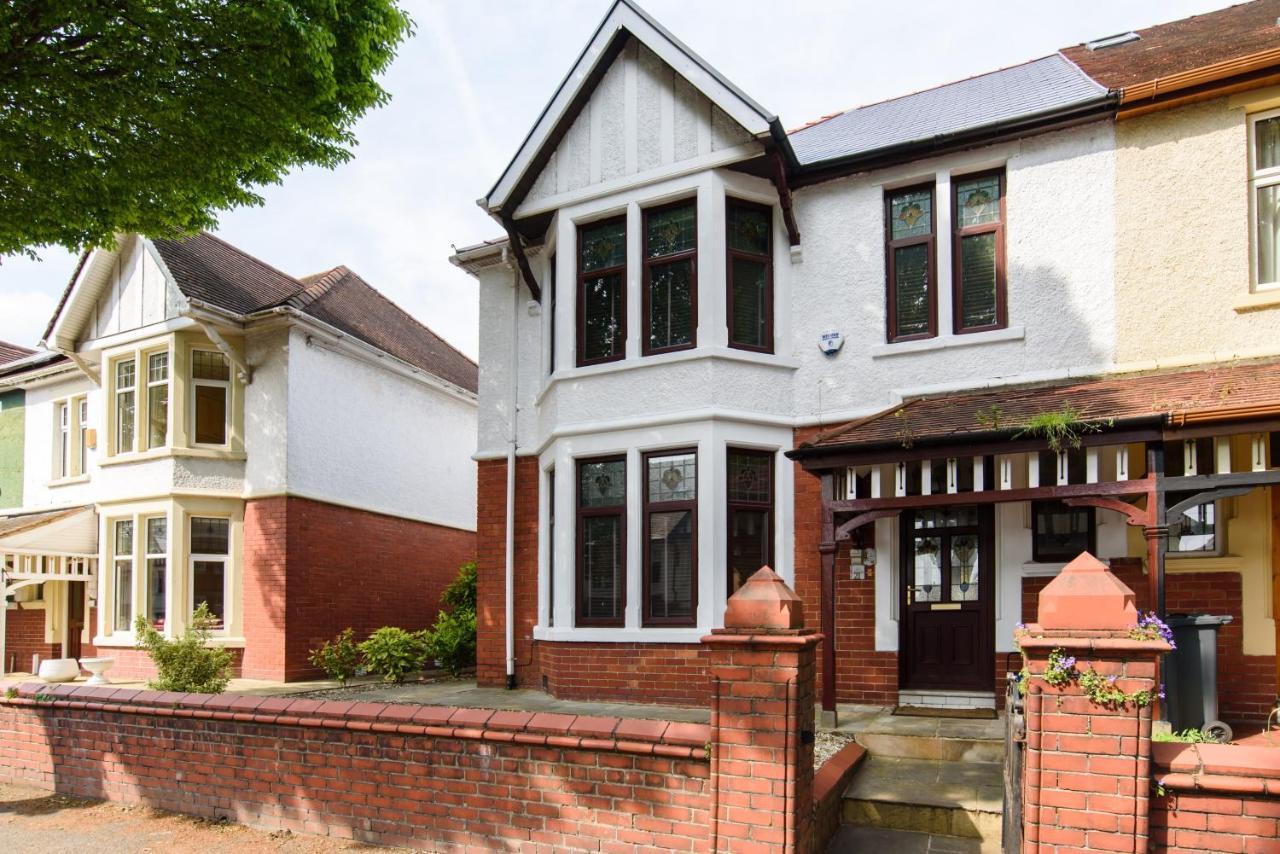 City Retreat, Spacious 4 Bed House, Games Room, Parking, Hot Tub & Bbq Cardiff Exterior foto